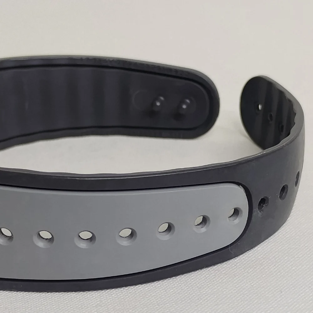 Disney Magic Bands Gray "Eric" Mickey Mouse Park Admission Band ID Bracelet - Picture 7 of 9